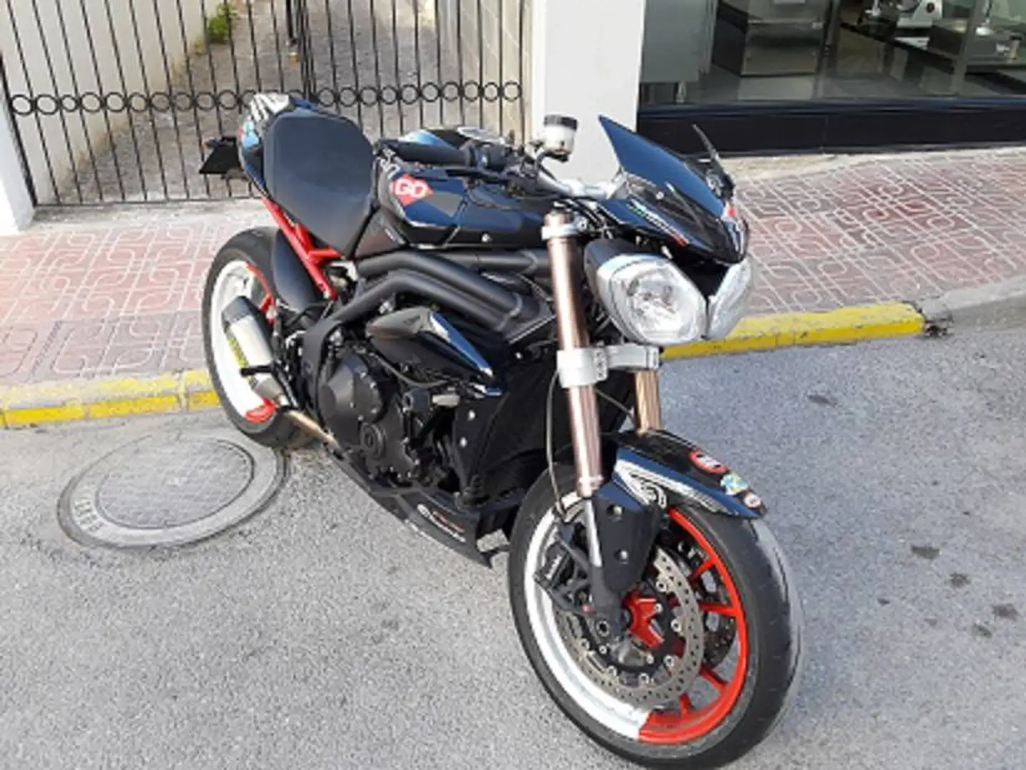 Triumph Speed Triple 1050 Negro - 1