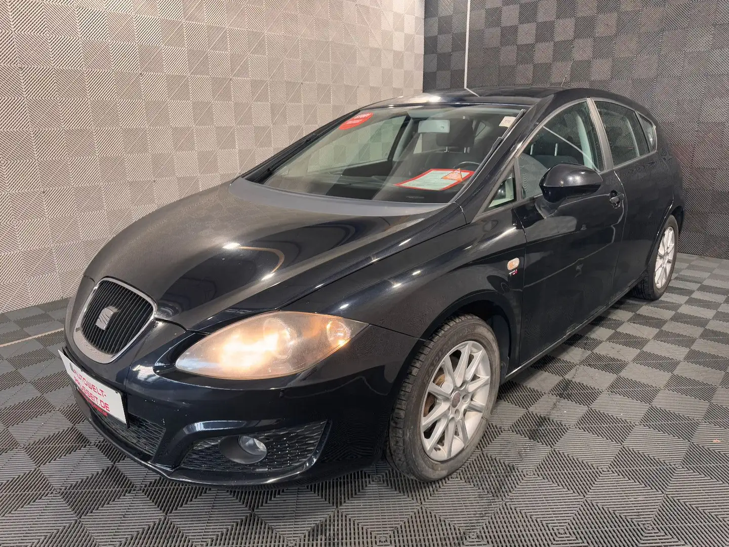 SEAT Leon 2.0 TDI CR Style TEMP-EINPARKHILFE-METALLIC Schwarz - 2