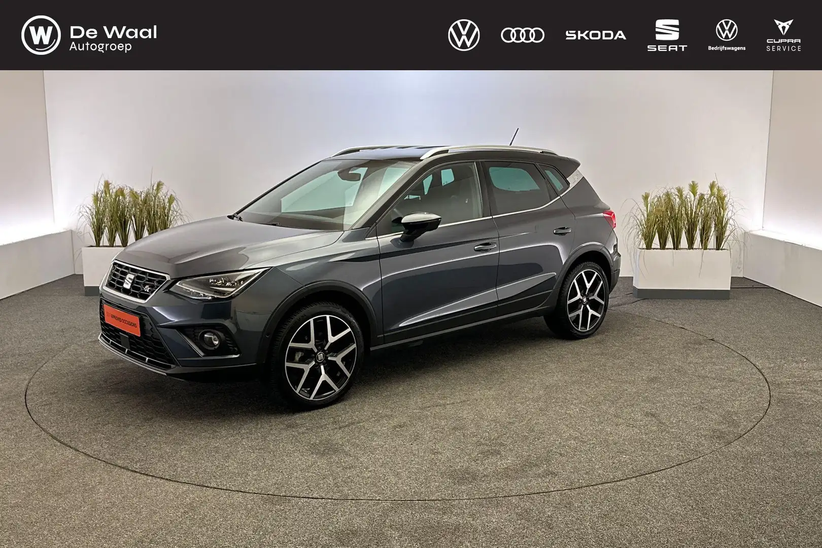 SEAT Arona 1.0 TSI 110pk FR | Achteruitrijcamera, Full LED ko Grau - 1