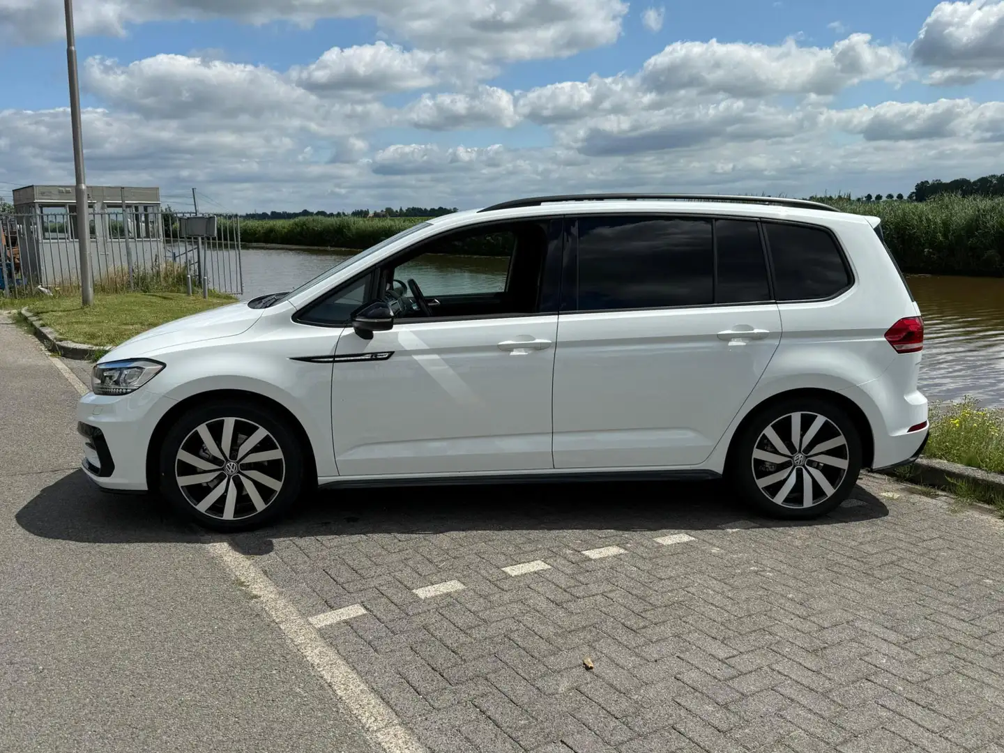 Volkswagen Touran 1.5 TSI Highline Business R 7p volle prachtige aut Wit - 2