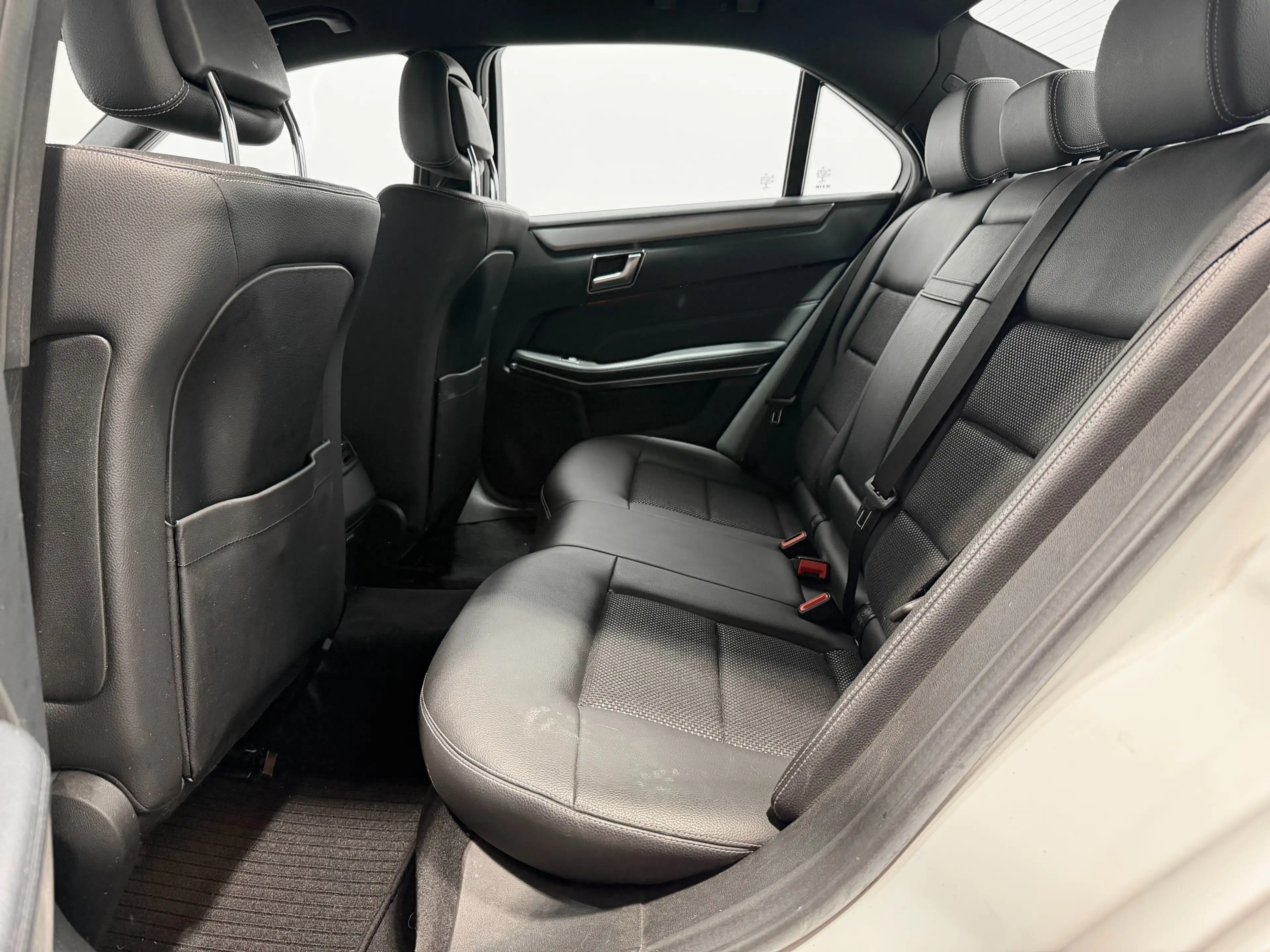 Mercedes-Benz E 220 CDI Limousine BlueEfficiency *SHZ*LED*Navi — photo 14