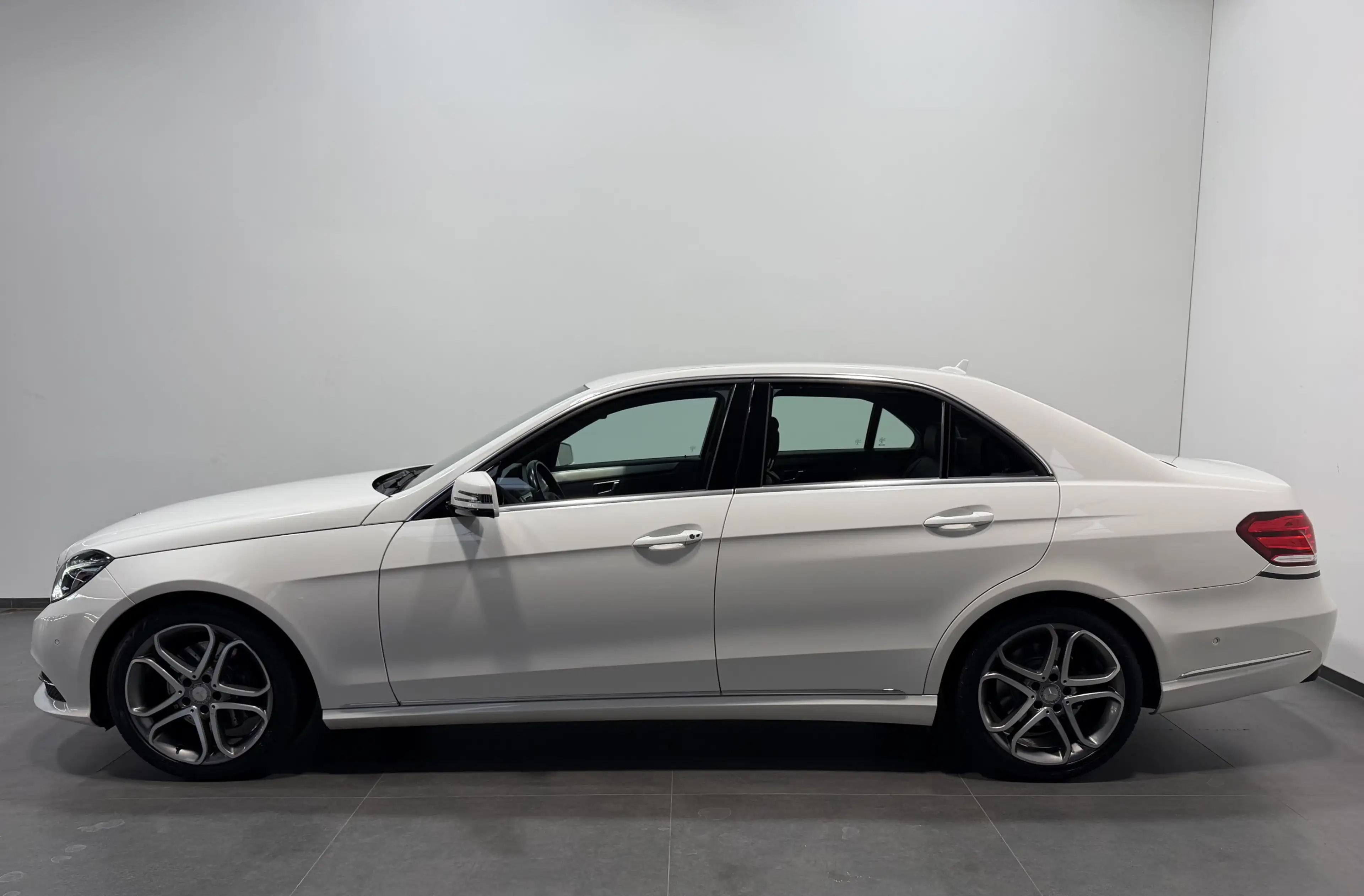 Mercedes-Benz E 220 CDI Limousine BlueEfficiency *SHZ*LED*Navi — photo 3