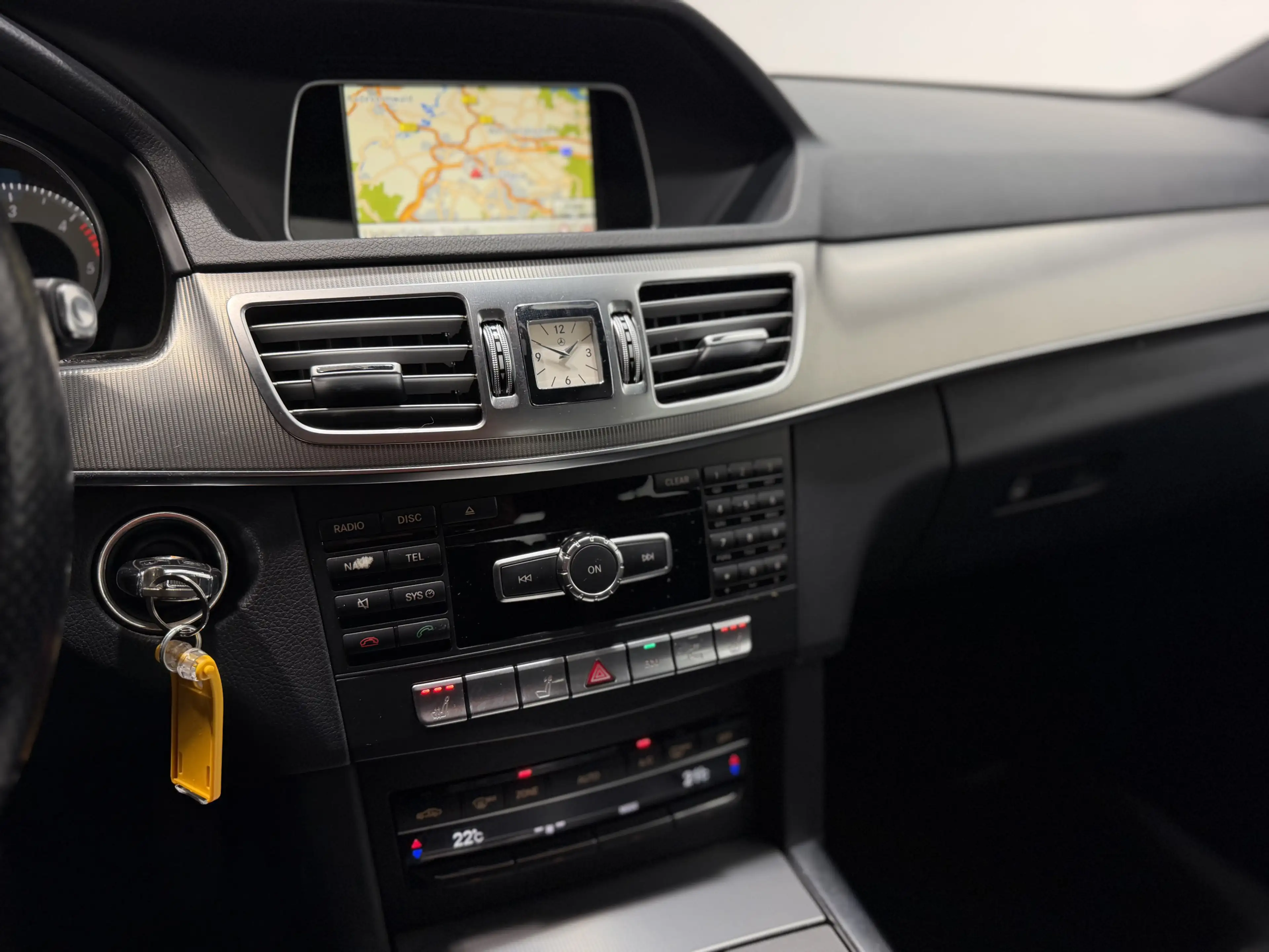 Mercedes-Benz E 220 CDI Limousine BlueEfficiency *SHZ*LED*Navi — photo 10