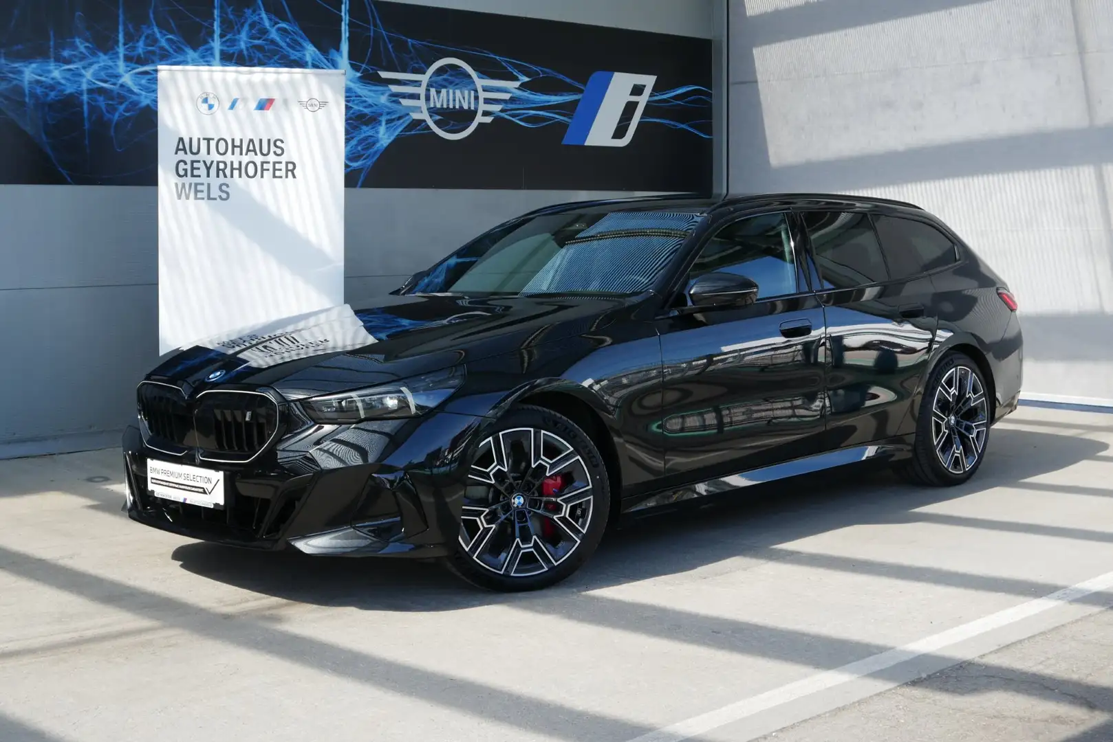 BMW i5 xDrive40 *M-Paket Pro/Sitzlüftung/B&W Sound/Fahrwerk Pro/360°/ACC* Schwarz - 1