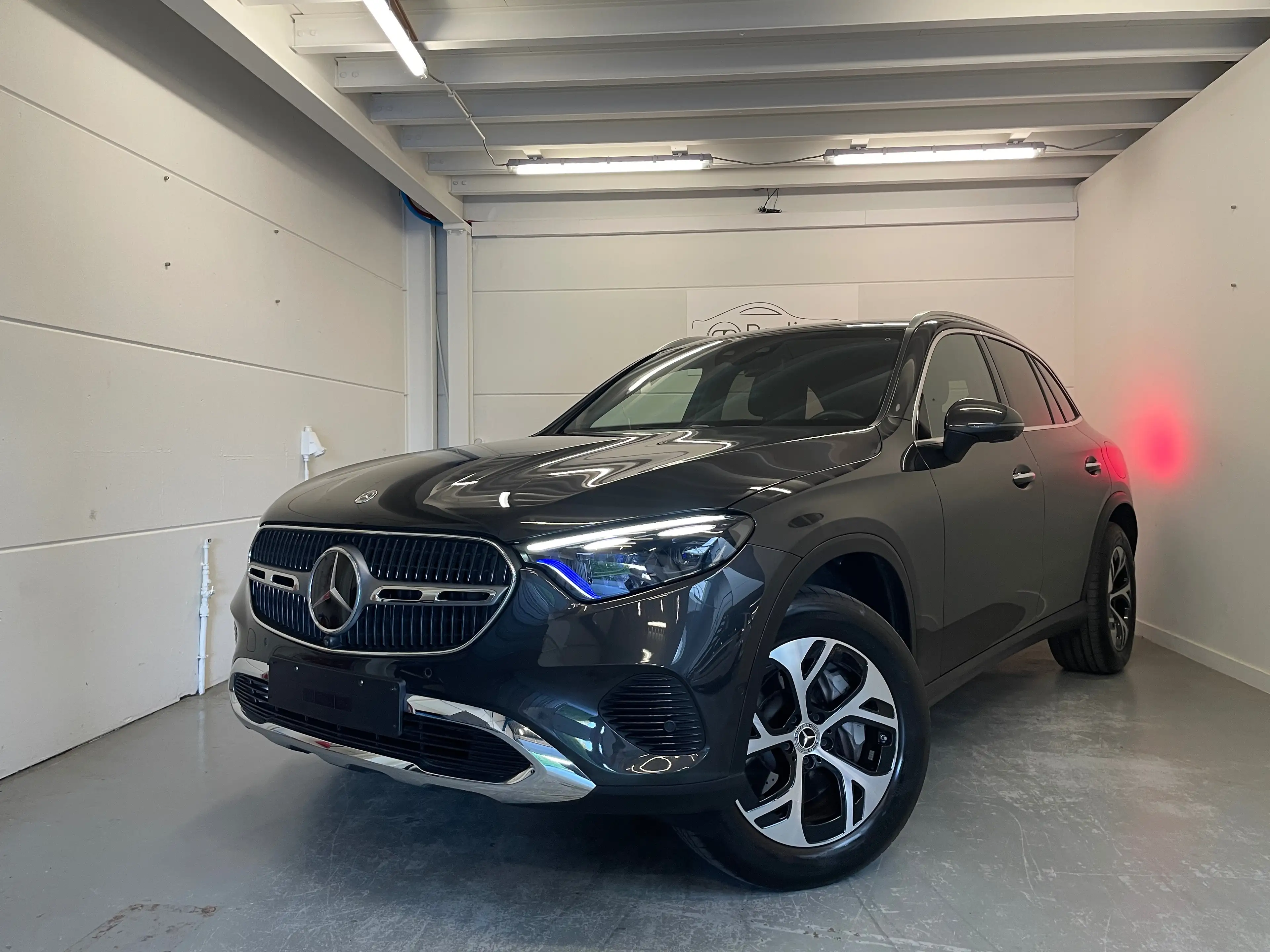 Mercedes-Benz GLC 300 GLC 300 e PHEV Luxury Line (230 kW) Luxury Line