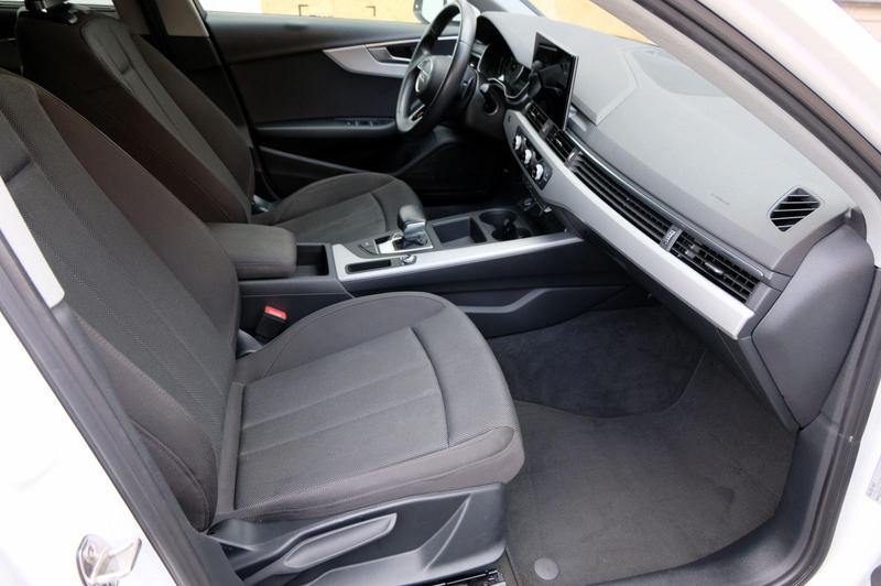 Audi A4 35 TDI S tronic S line Avant — photo 15