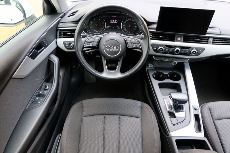 Audi A4 35 TDI S tronic S line Avant — photo 12