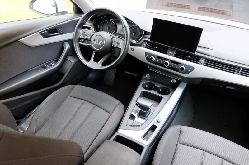 Audi A4 35 TDI S tronic S line Avant — photo 4