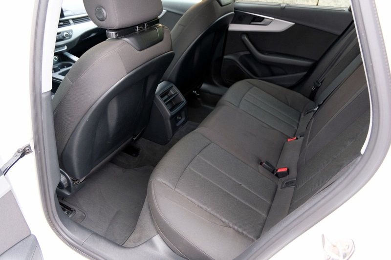 Audi A4 35 TDI S tronic S line Avant — photo 11