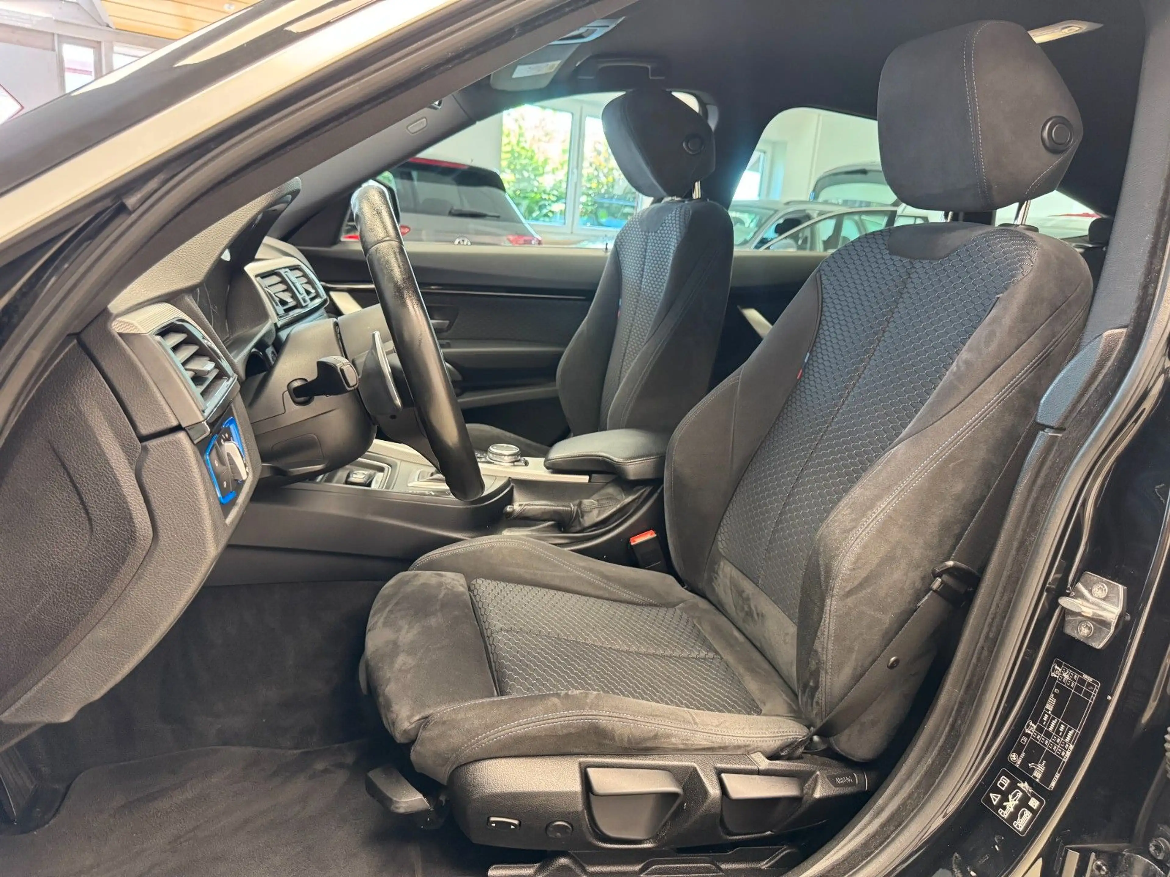BMW 335 d xDrive Gran Turismo °M-Paket°AHK°2.Hand° — photo 11