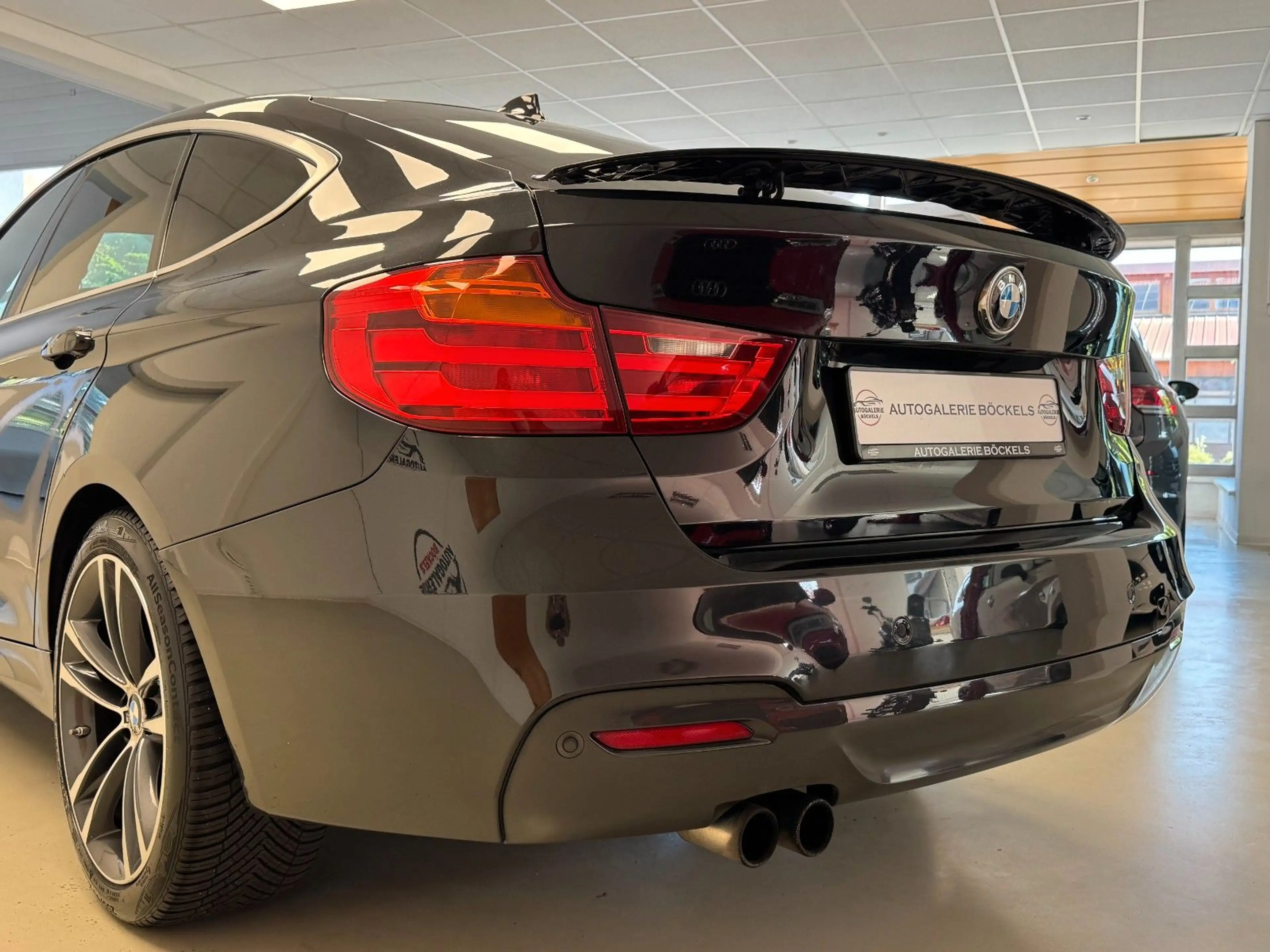 BMW 335 d xDrive Gran Turismo °M-Paket°AHK°2.Hand° — photo 7