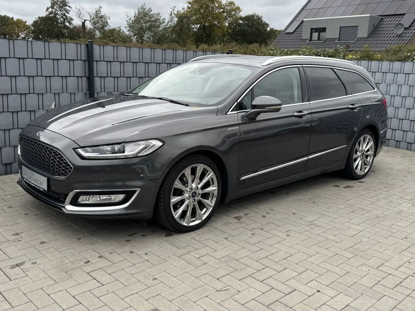 Ford Mondeo Turnier Vignale *sehr gepflegter Zustand* Gris - 1