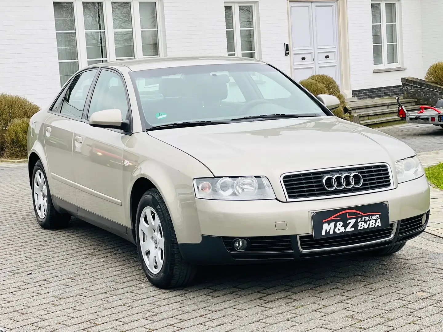Audi A4 A4 2.0 ** BENZINE ** AUTOMAAT ** 155.000 km - 1