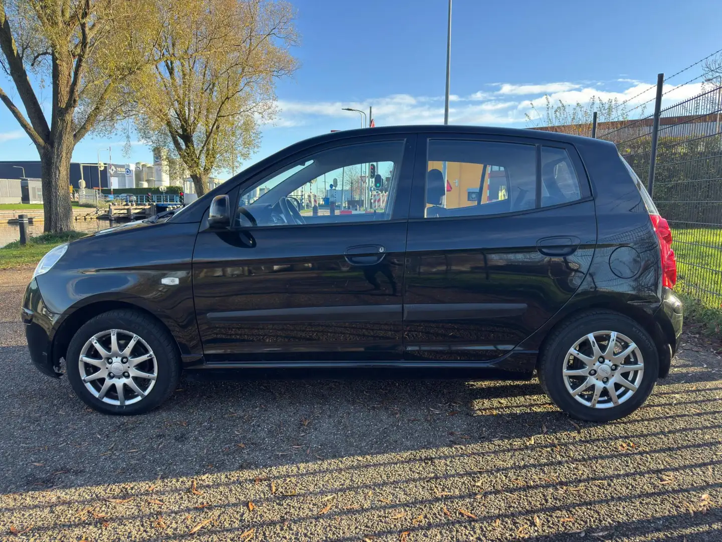 Kia Picanto 1.0 Seven Zwart - 2