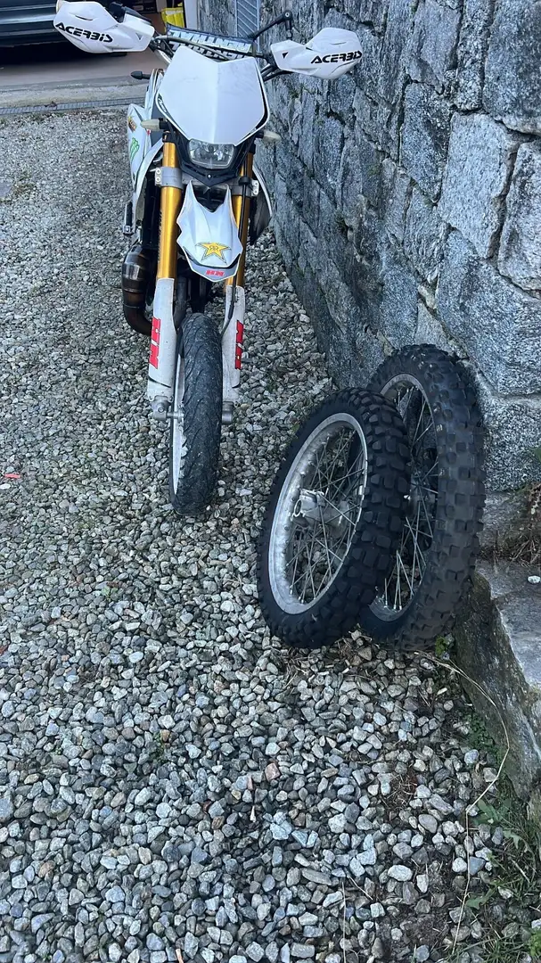 HM CRE Baja Bílá - 2