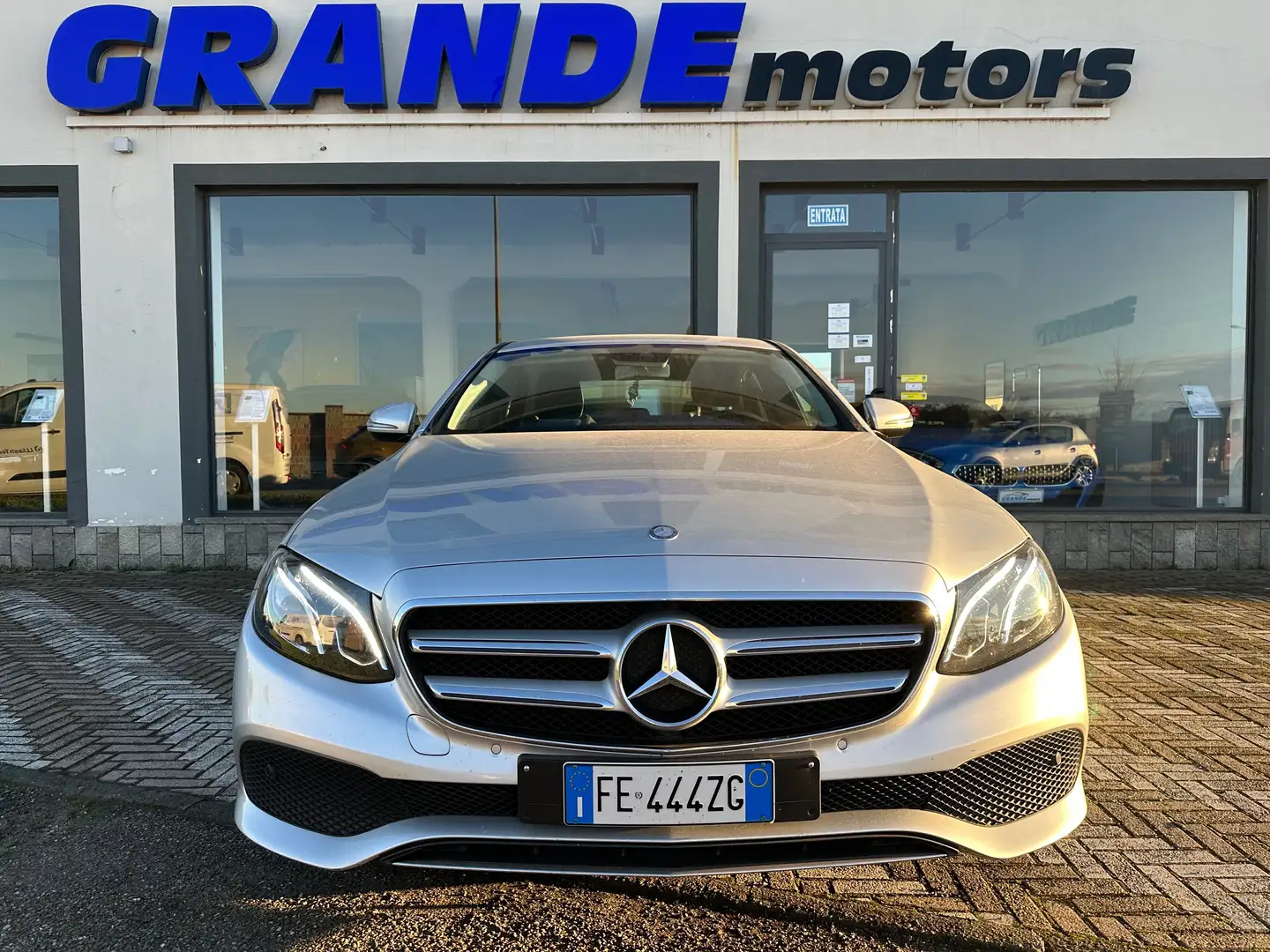 Mercedes-Benz E 220 Classe E W213 Berlina d Business Sport auto Argento - 2