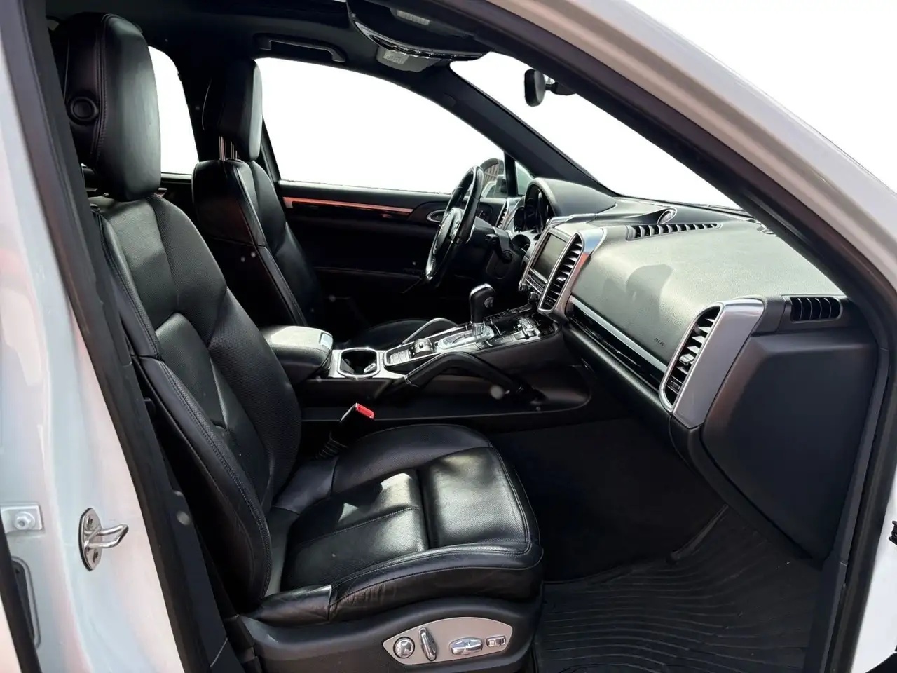 Porsche Cayenne снимка Porsche Cayenne