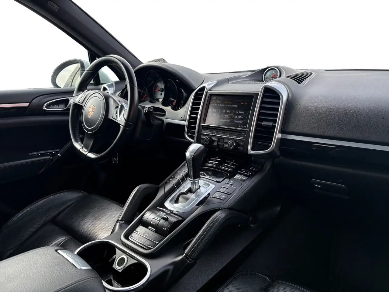 Porsche Cayenne снимка Porsche Cayenne