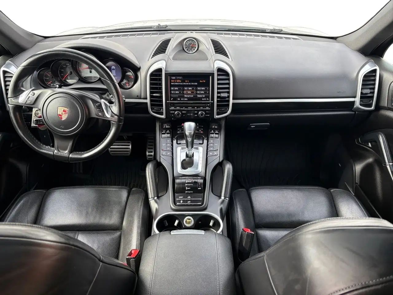 Porsche Cayenne снимка Porsche Cayenne