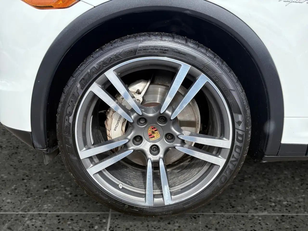 Porsche Cayenne снимка Porsche Cayenne