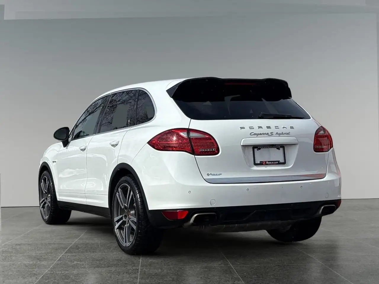 Porsche Cayenne снимка Porsche Cayenne