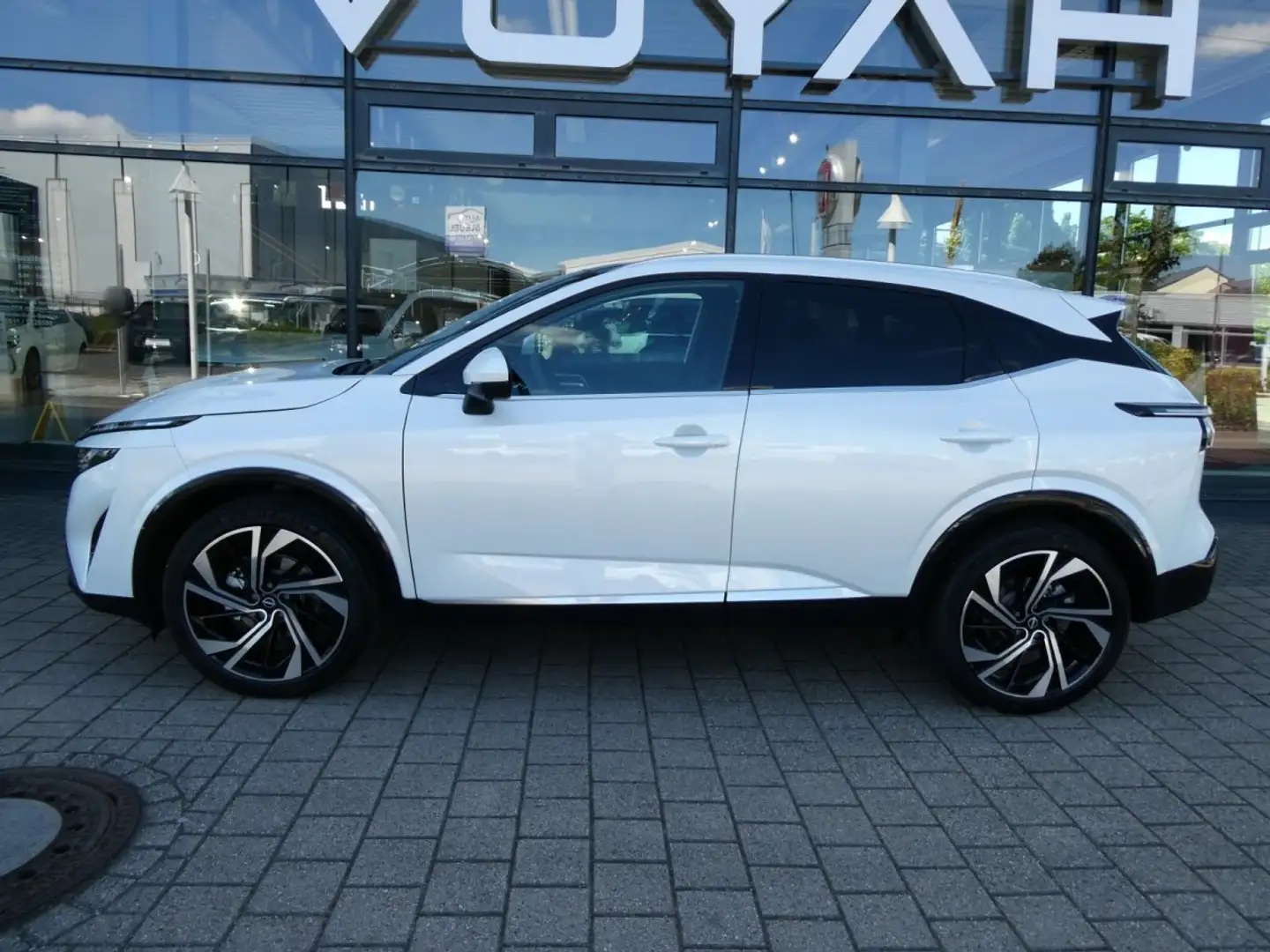 Nissan Qashqai 1,3 DIG-T MHEV*Tekna+*4WD*Bose*Pano Weiß - 2