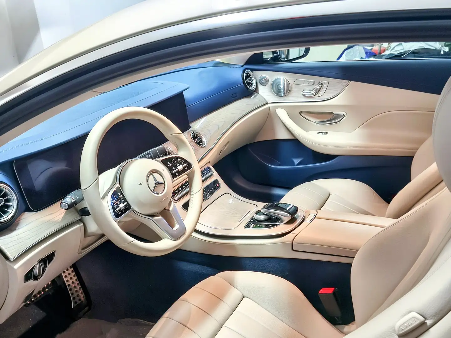 Mercedes-Benz E 220 Coupé 220d 9G-Tronic - 2