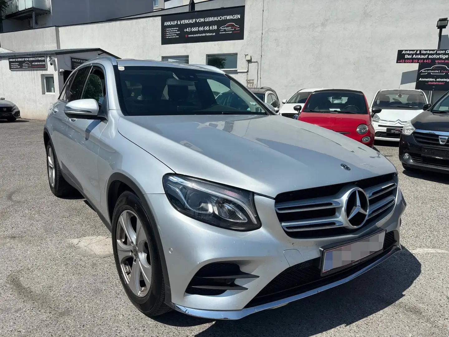 Mercedes-Benz GLC 220 d 4MATIC Autom. **AMG** 170PS top Leder Pick.01/26 Grau - 1