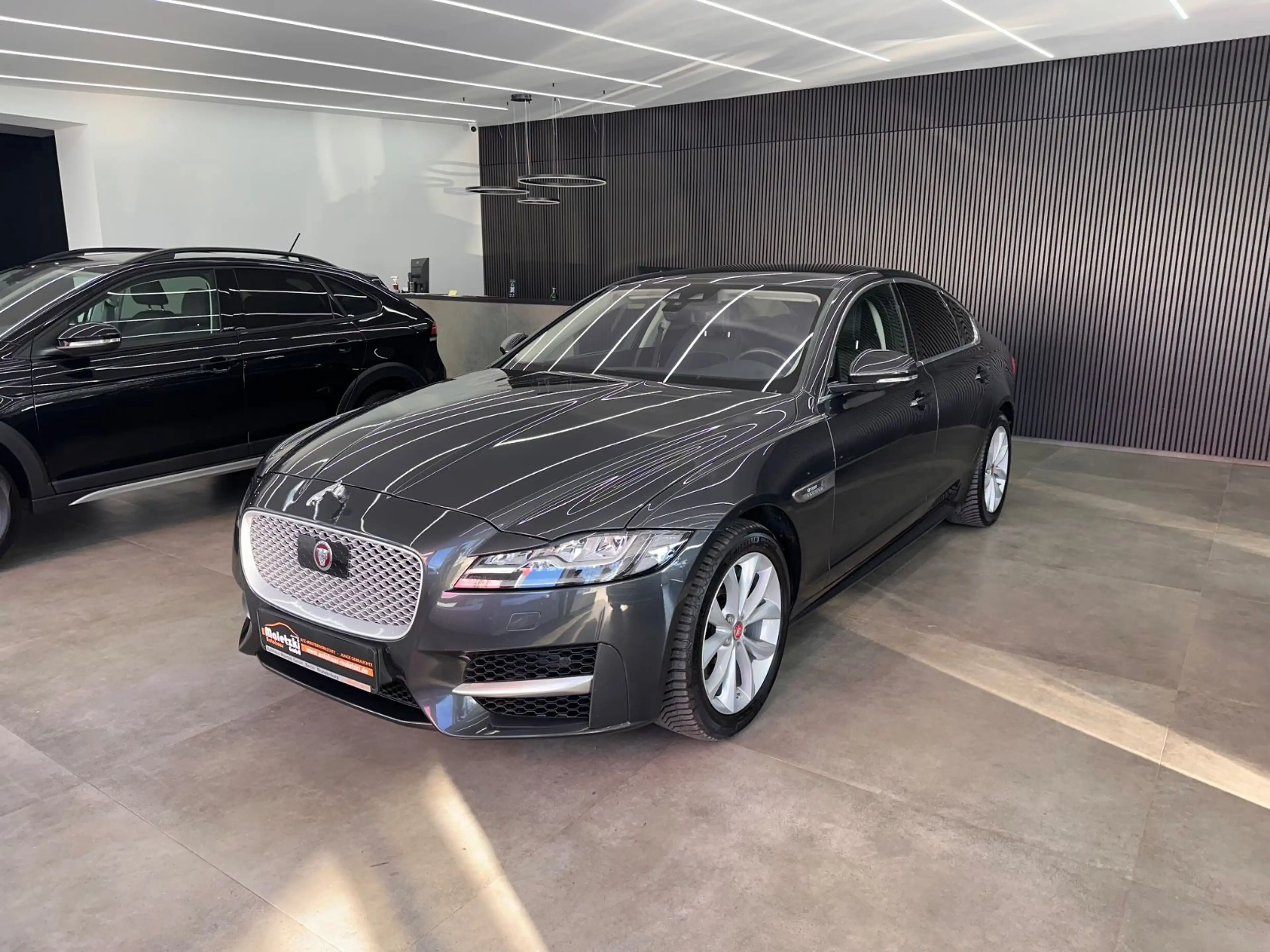 Jaguar XF 30t R-Sport AWD*Kamera*4xSHZ*Totwinkel* — photo 3
