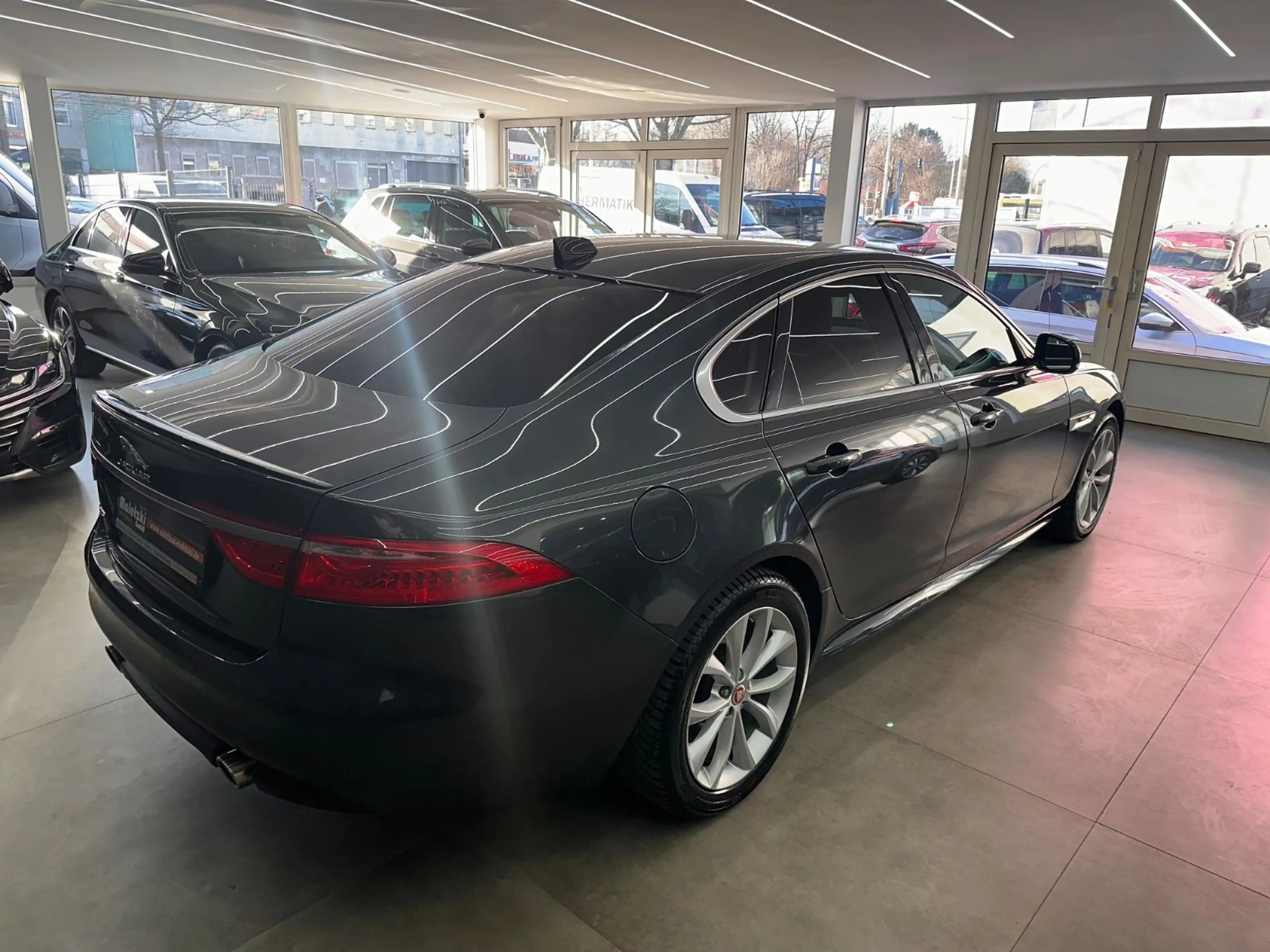 Jaguar XF 30t R-Sport AWD*Kamera*4xSHZ*Totwinkel* — photo 6