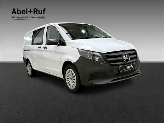 Mercedes-Benz Vito view 3