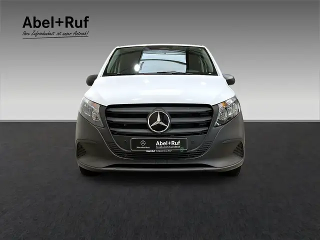 Mercedes-Benz Vito view 2