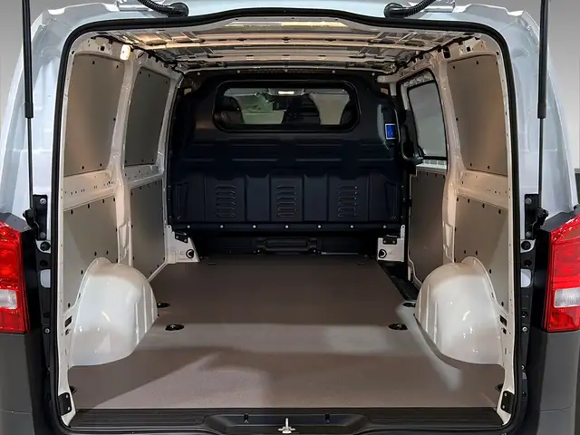 Mercedes-Benz Vito view 6
