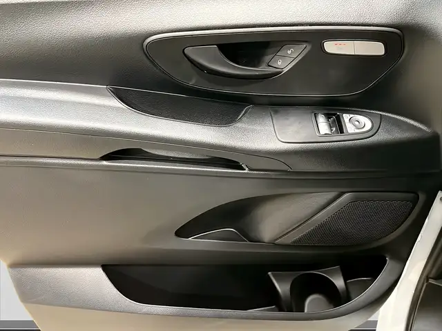 Mercedes-Benz Vito view 13