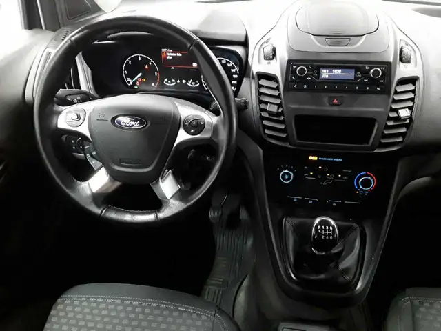 Ford Transit view 13