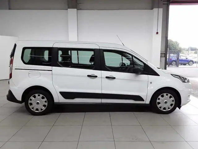 Ford Transit view 3
