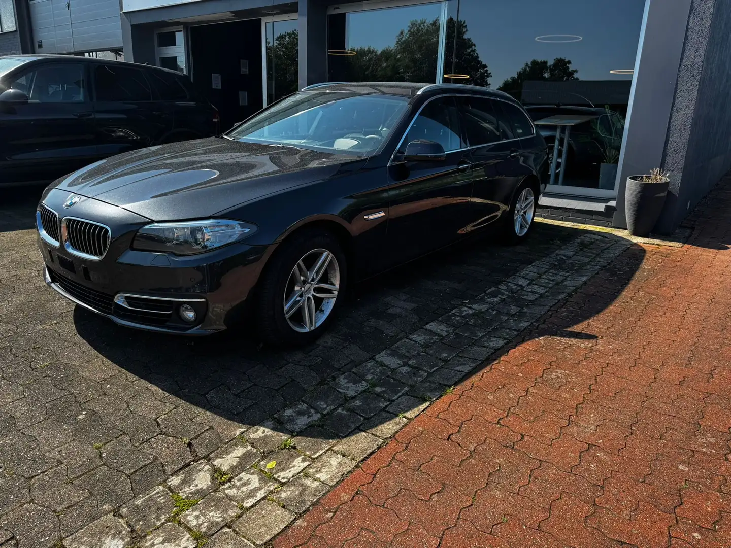 BMW 520 520 d xDrive Automatik + NAVI + Vollleder Gris - 1