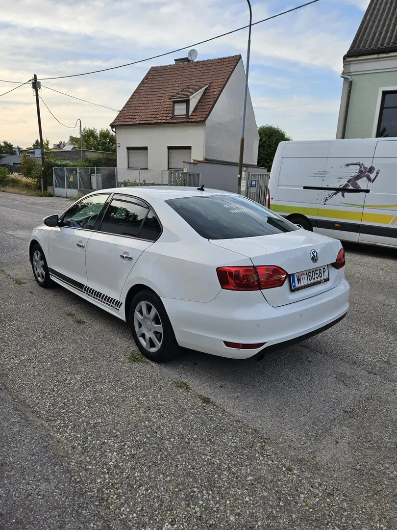 Volkswagen Jetta Comfortline 1,6 TDI BMT DPF DSG - 1