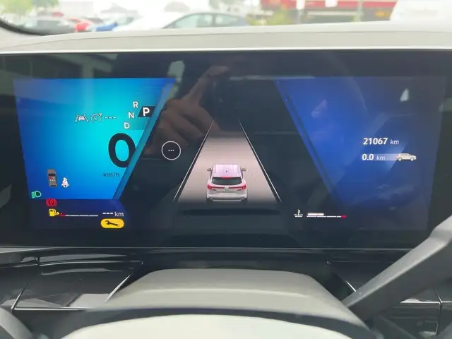Renault Austral view 13