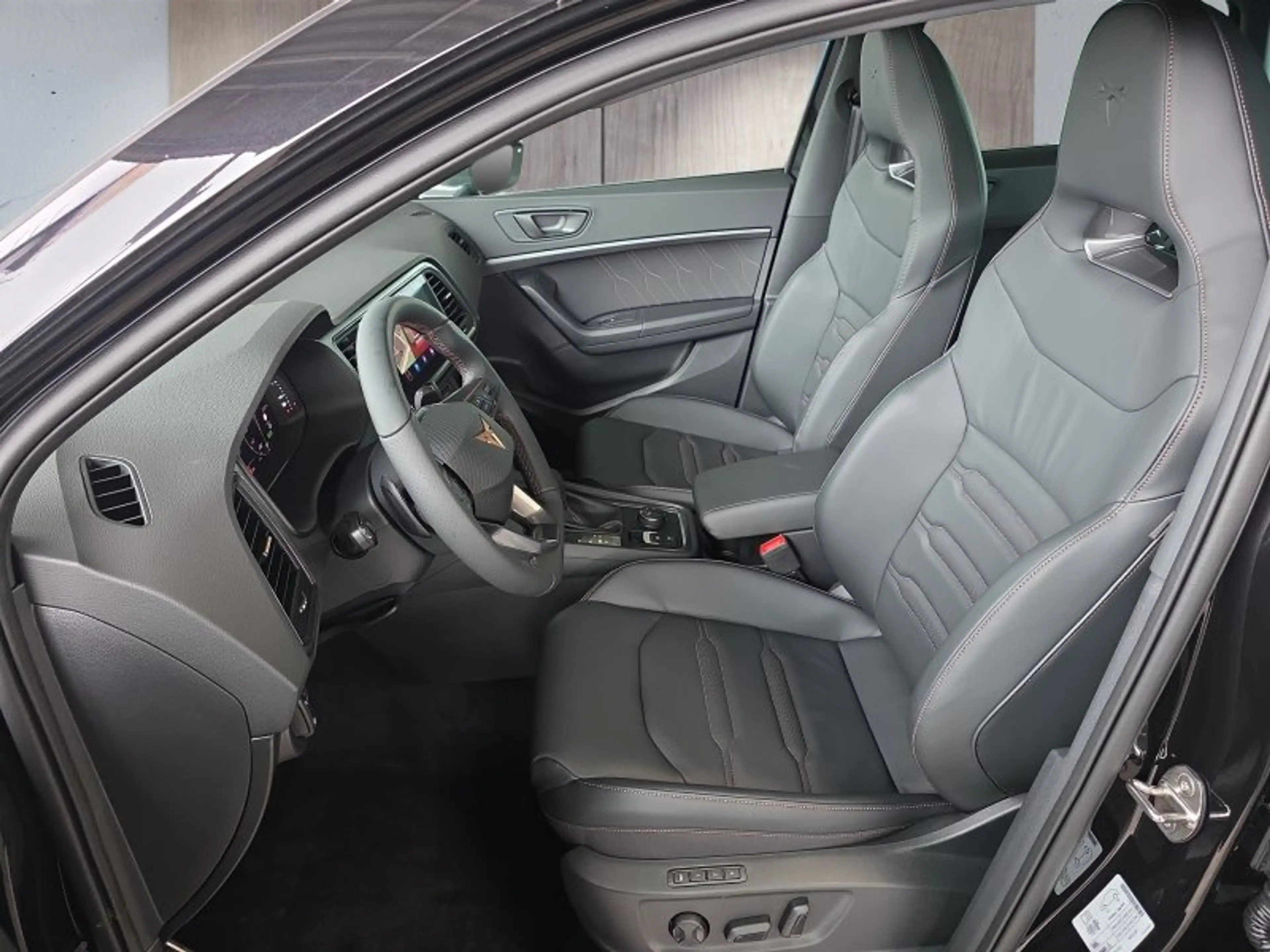 CUPRA Ateca 1,5TSI DSG 5*J.Gar/AHK/Leder/Pano/Navi/el.Klappe — photo 9