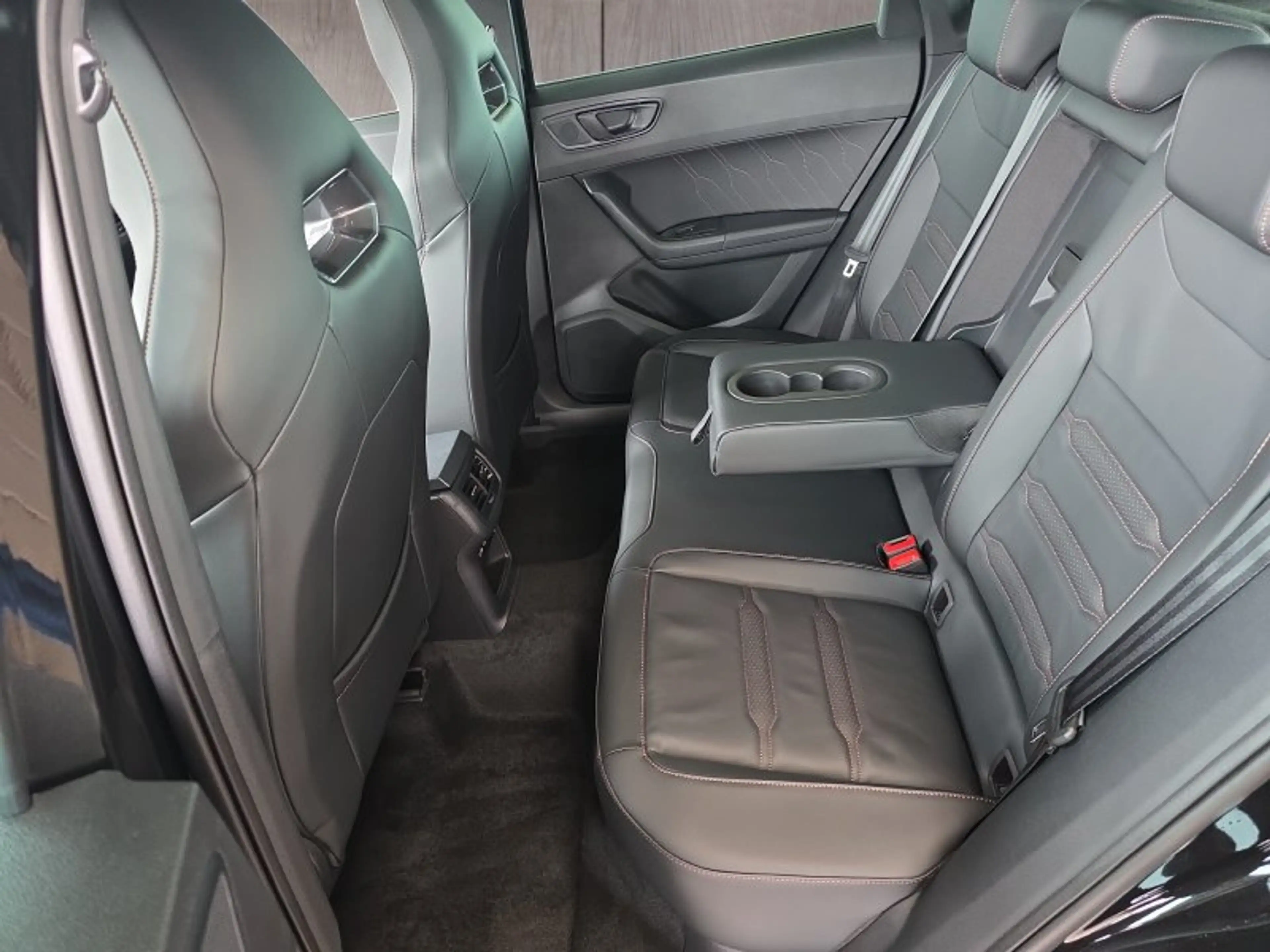 CUPRA Ateca 1,5TSI DSG 5*J.Gar/AHK/Leder/Pano/Navi/el.Klappe — photo 14