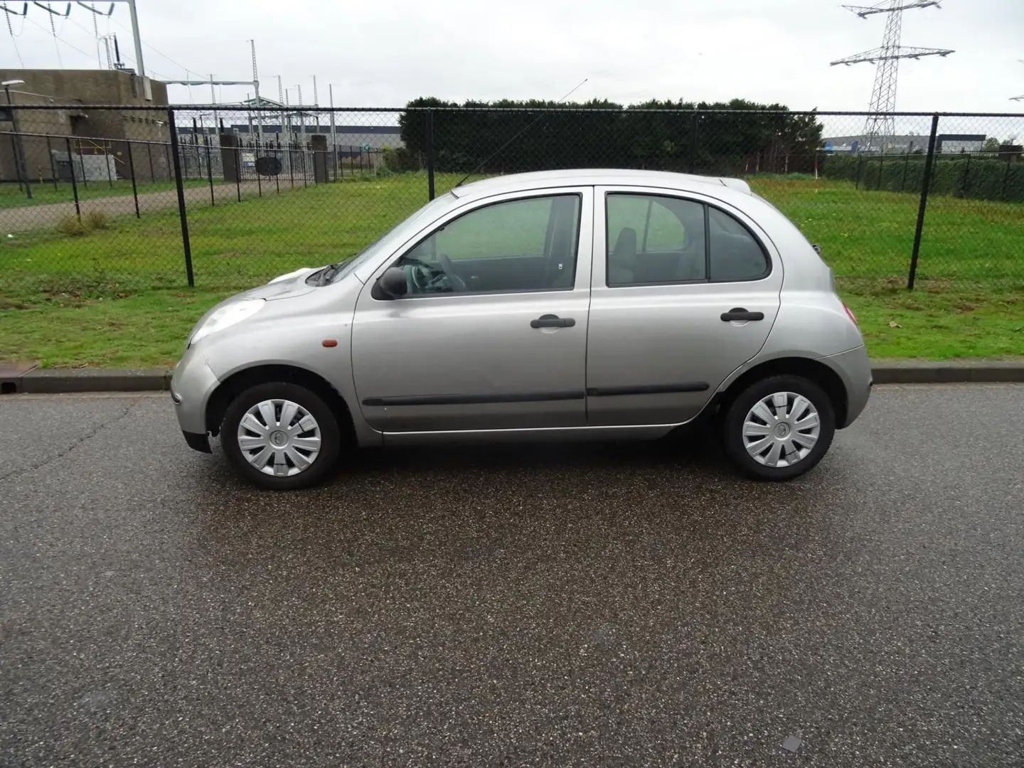 Nissan Micra 1.2 Visia Grijs - 2