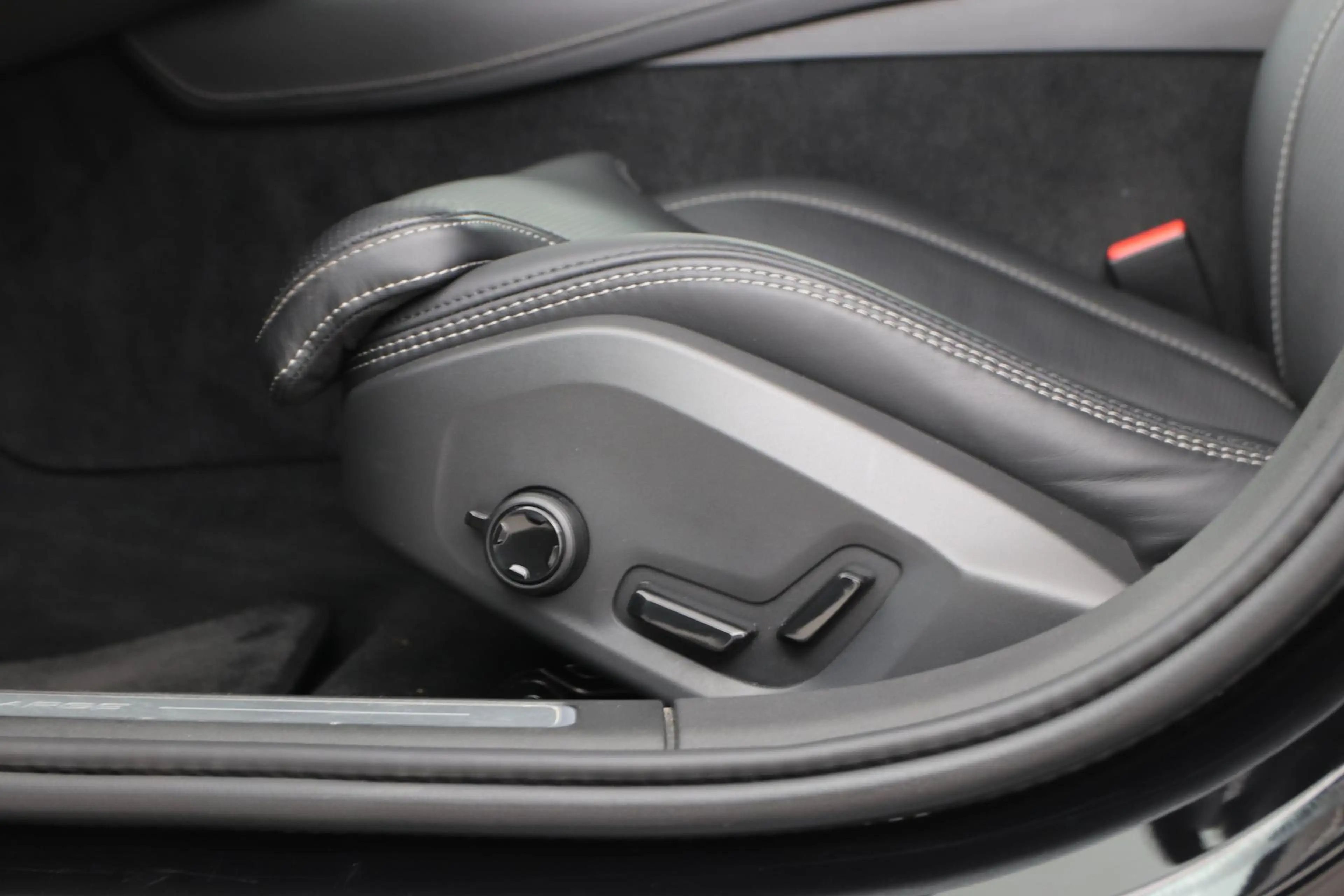 Volvo S90 T8 AWD R-Design | Trekhaak | ACC | Vol-Leder | Ven — photo 39