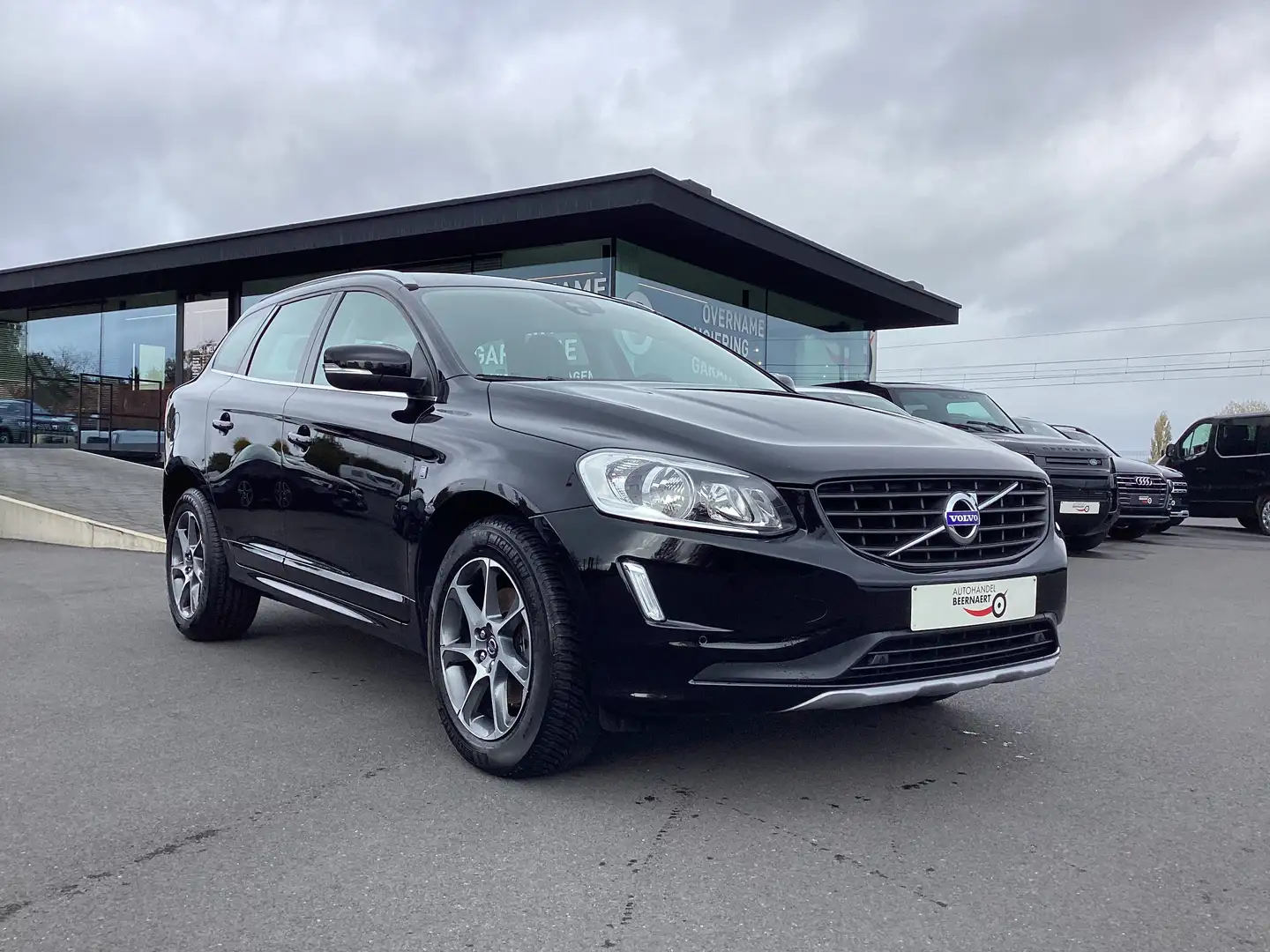Volvo XC60 D3/121000km/Leder/Trekhaak/Navi/Cam&Pdc/Alu/Cruise Schwarz - 1
