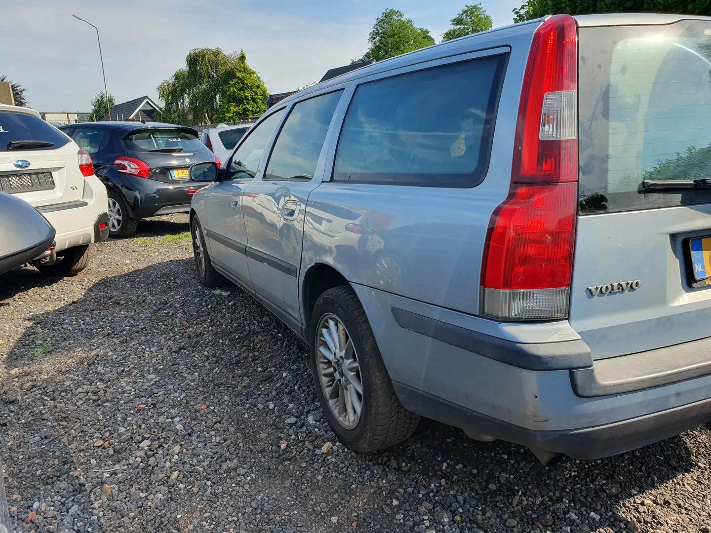Volvo V70 2.4 Comfort Line LPG/AUT Gris - 2