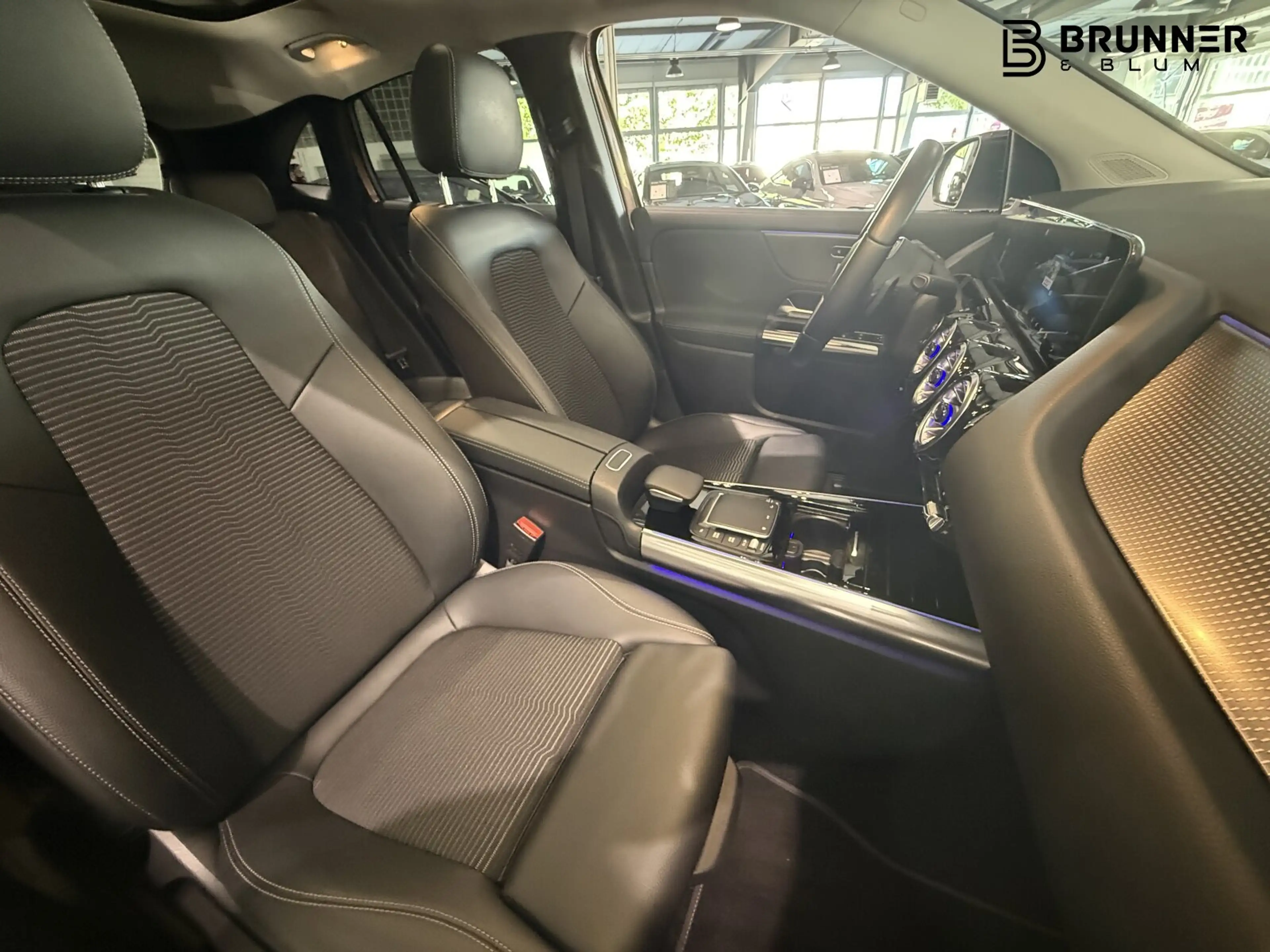 Mercedes-Benz GLA 250 GLA 250 Progr.,Kamera,Pano,MBUX,LED,Night,Sound, — photo 12