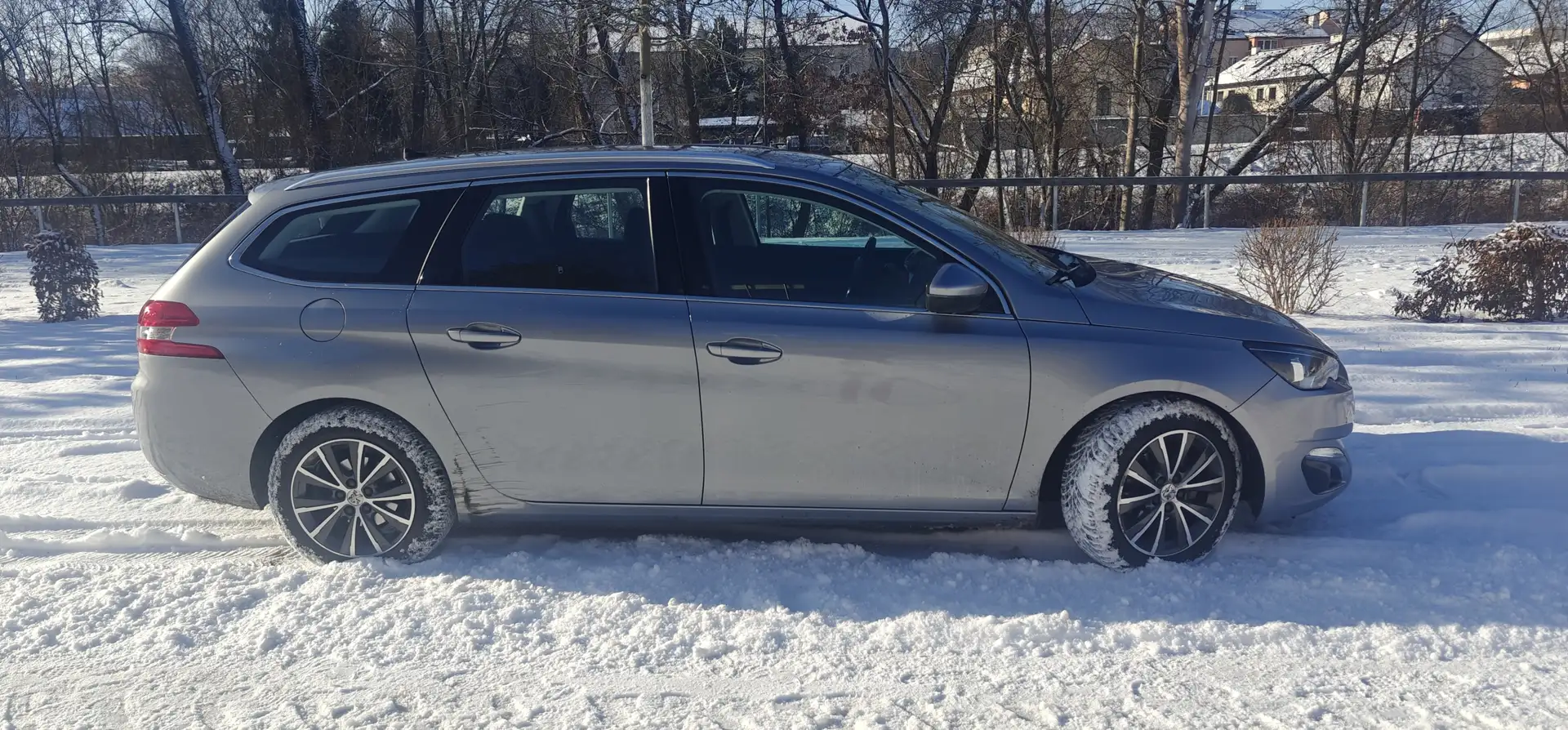 Peugeot 308 308 SW 1,6 BlueHDi - S&S Business Line Silber - 2