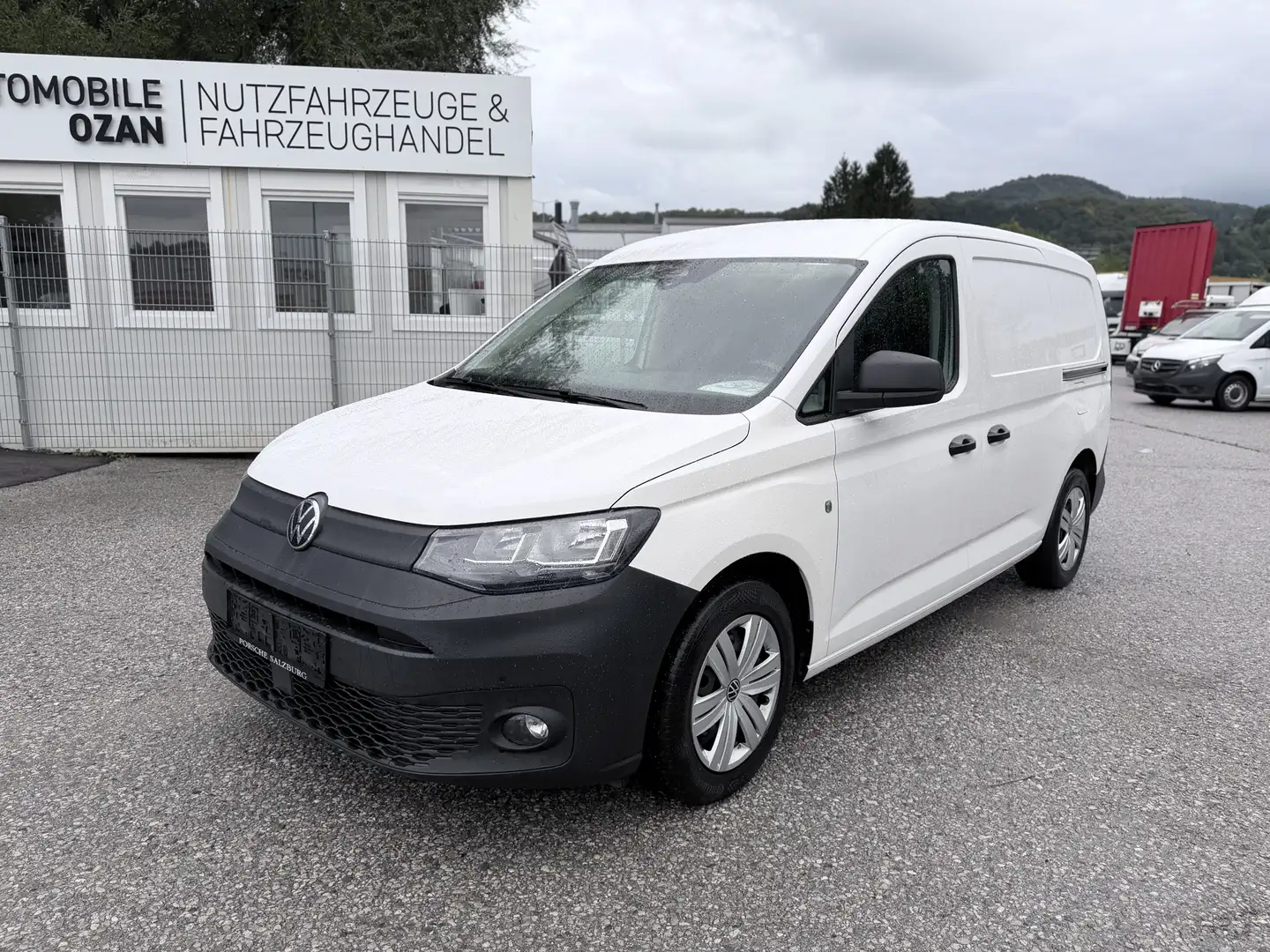 Volkswagen Caddy Maxi Cargo 2,0 TDI DSG Automatik mit Werkbank Weiß - 2