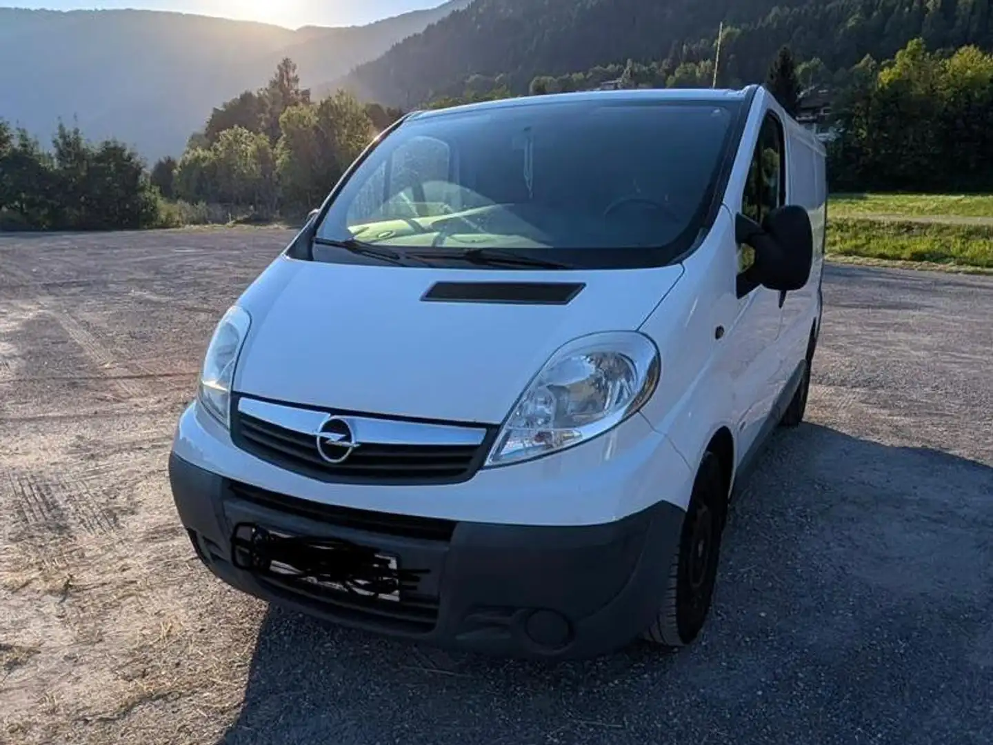Opel Vivaro Vivaro Combi L1H1 2,0 CDTI 2,9t Weiß - 1