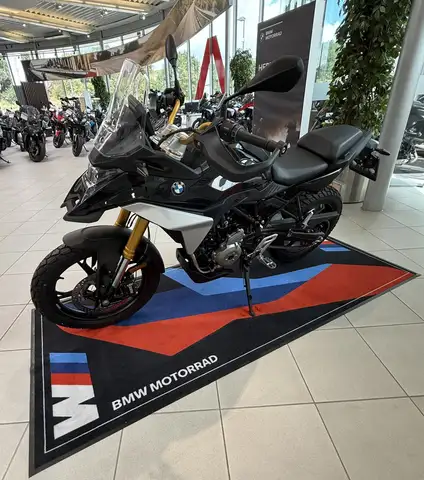 BMW F view 5